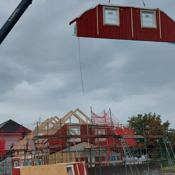 Assembly of modular houses.